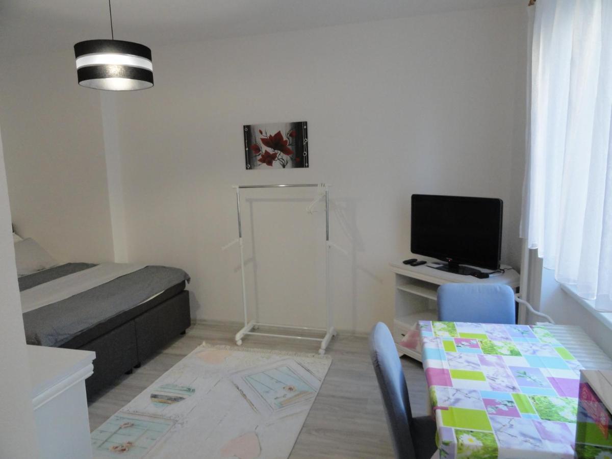 Apartman Sluka Йилемнице Экстерьер фото
