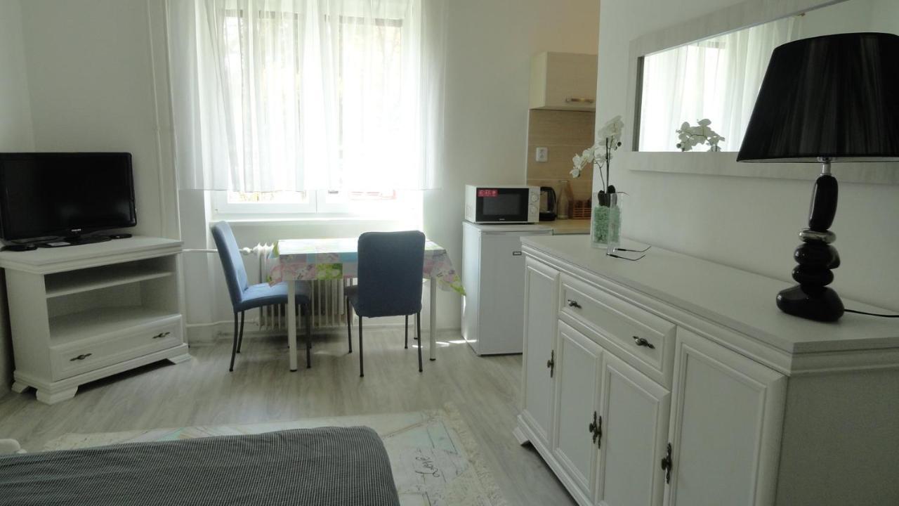 Apartman Sluka Йилемнице Экстерьер фото